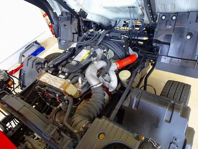 エンジンルーム|いすゞ フォワード 2RG-FRR90S2(2WD)の写真37