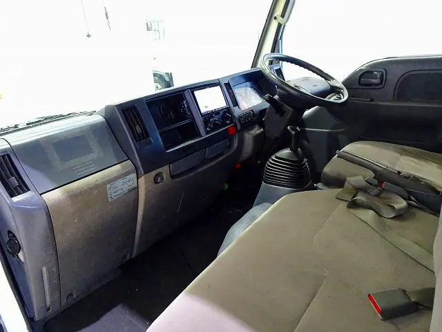 いすゞ エルフ TKG-NKR85R(2WD)の写真7