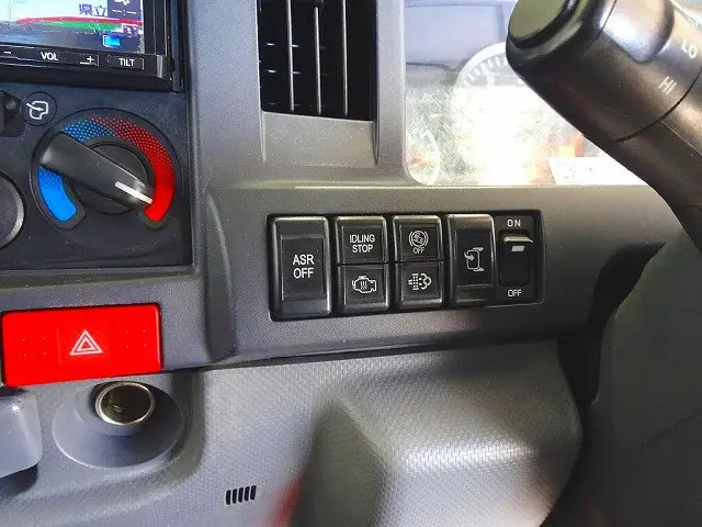 いすゞ エルフ TKG-NKR85R(2WD)の写真11