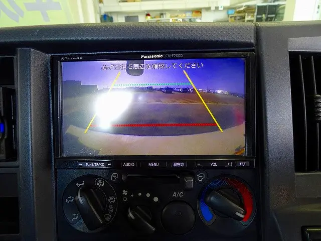 社外メモリーナビ/バックカメラ連動/ワンセグTV/CD(CN-E200D)|いすゞ エルフ TKG-NKR85R(2WD)の写真14