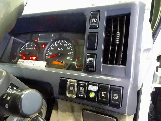 いすゞ エルフ TKG-NKR85R(2WD)の写真18