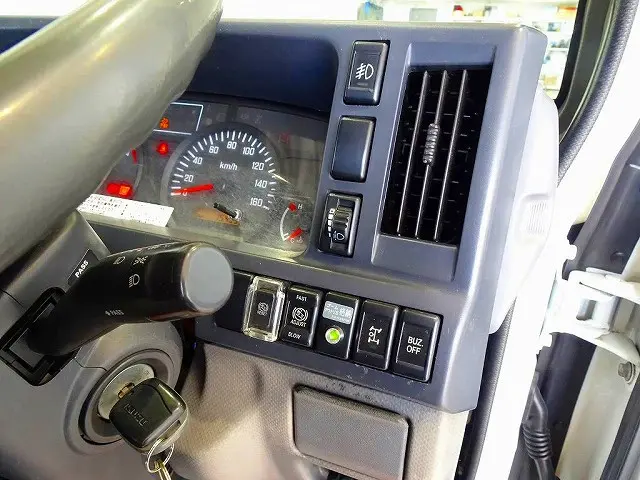 いすゞ エルフ TKG-NKR85R(2WD)の写真19