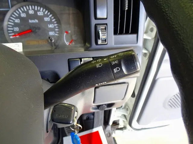 いすゞ エルフ TKG-NKR85R(2WD)の写真21