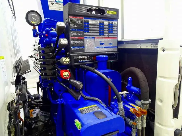 タダノ4段　2.6t吊り　ZE264HR　ラジコン/フックイン/リアジャッキ付　未格納警報装置　クレーン敷板4枚　※令和 8年 3月クレーン年次点検済|いすゞ エルフ TKG-NKR85R(2WD)の写真36