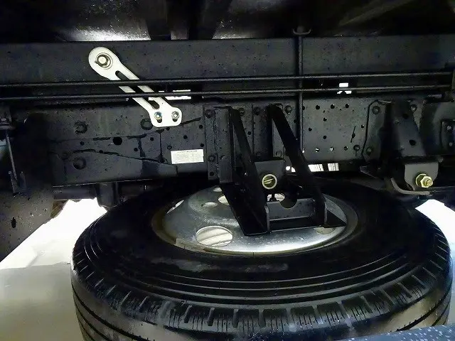 いすゞ エルフ TKG-NKR85R(2WD)の写真37