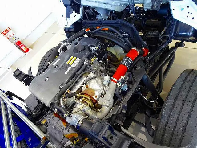 エンジンルーム|いすゞ エルフ TKG-NKR85R(2WD)の写真40