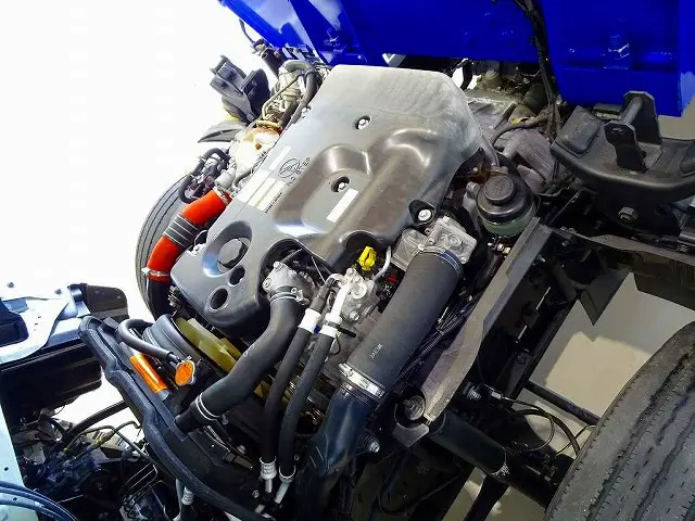 エンジンルーム|いすゞ エルフ TKG-NKR85R(2WD)の写真41