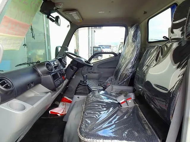 車線逸脱警報装置 衝突被害軽減ブレーキ アイドリングストップ LEDヘッドライト/フォグランプ トラクションコントロール 電動パーキングブレーキ クリアランスソナー|日野 デュトロ 2KG-XZU605M(2WD)の写真8