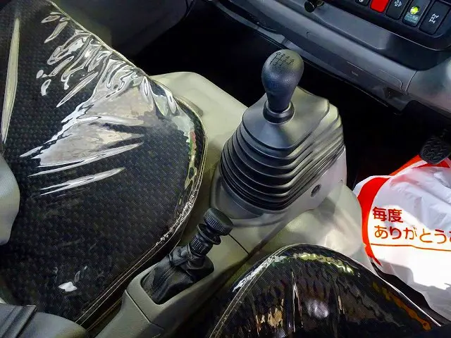 フロア6MT　電動パーキングブレーキ|日野 デュトロ 2KG-XZU605M(2WD)の写真16