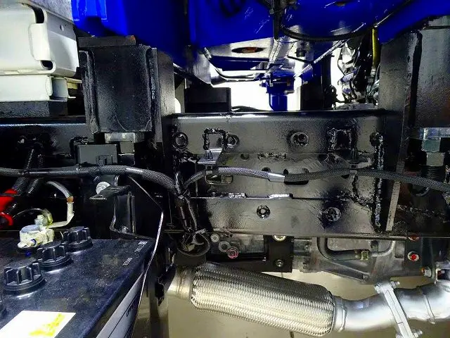 シャーシは 錆止め/マフラー塗装 仕上げに力を入れています。|日野 デュトロ 2KG-XZU605M(2WD)の写真46