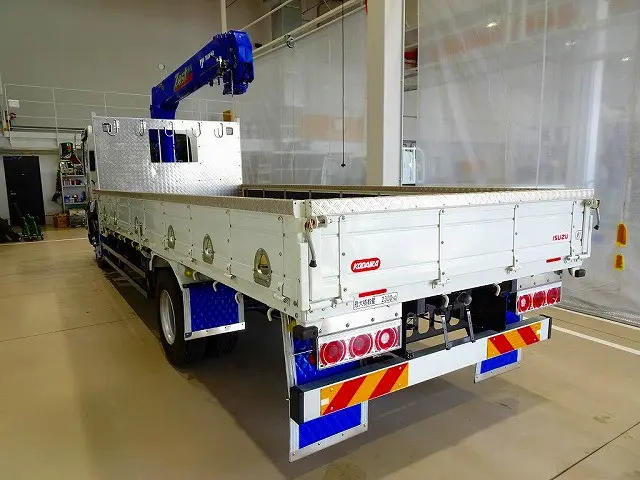 お問合せ管理No.E688　R5 フォワード 2.3t 標準ベッドレス タダノ4段クレーン付 210ps|いすゞ フォワード 2RG-FRR90S2(2WD)の写真4