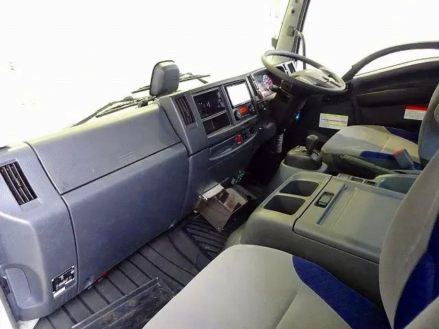 いすゞ フォワード 2RG-FRR90S2(2WD)の写真7