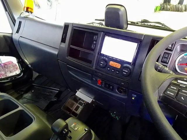 いすゞ フォワード 2RG-FRR90S2(2WD)の写真9