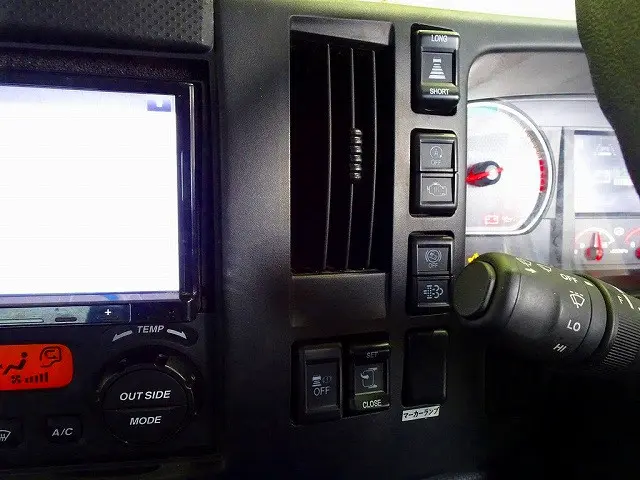 いすゞ フォワード 2RG-FRR90S2(2WD)の写真11