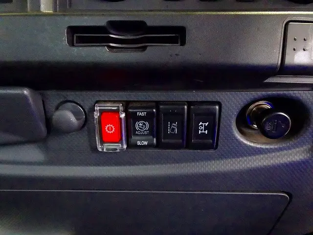 いすゞ フォワード 2RG-FRR90S2(2WD)の写真12