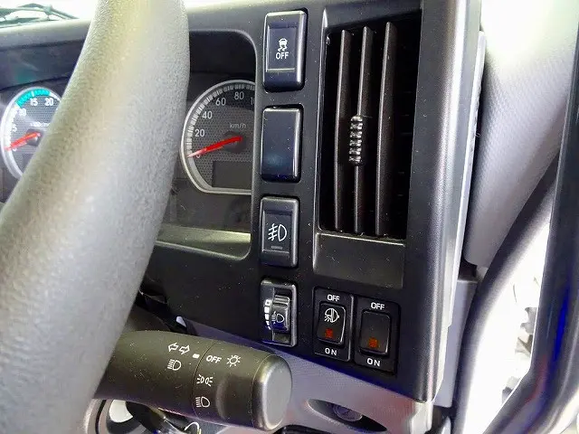 いすゞ フォワード 2RG-FRR90S2(2WD)の写真18