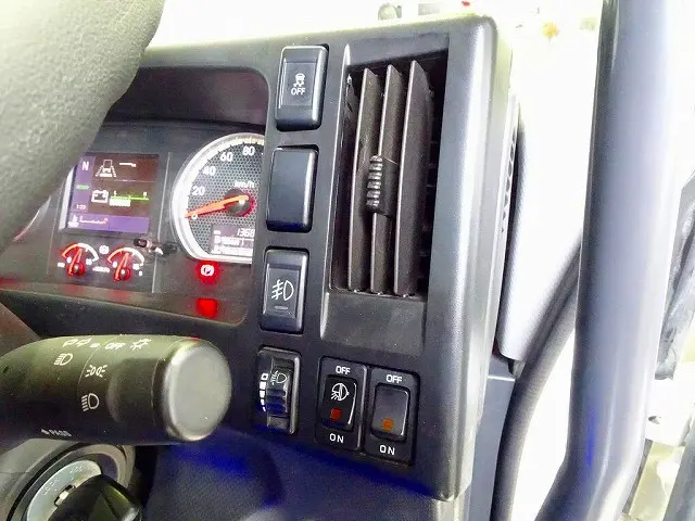 いすゞ フォワード 2RG-FRR90S2(2WD)の写真20