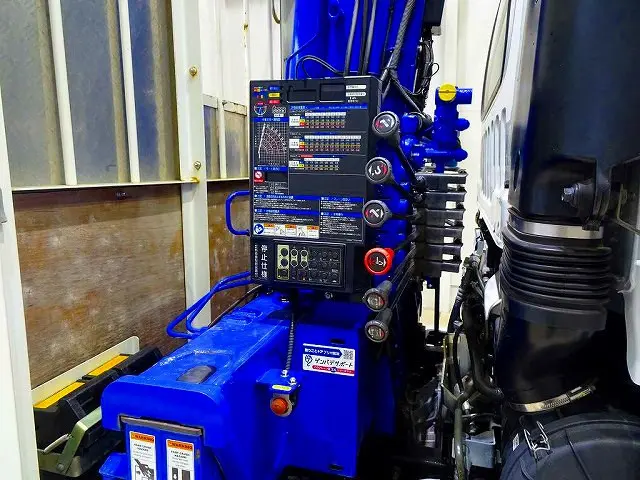 いすゞ フォワード 2RG-FRR90S2(2WD)の写真31