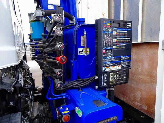 いすゞ フォワード 2RG-FRR90S2(2WD)の写真33