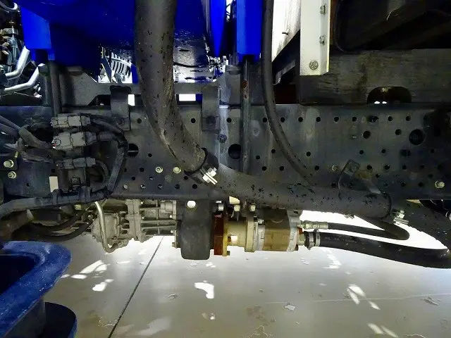 いすゞ フォワード 2RG-FRR90S2(2WD)の写真36