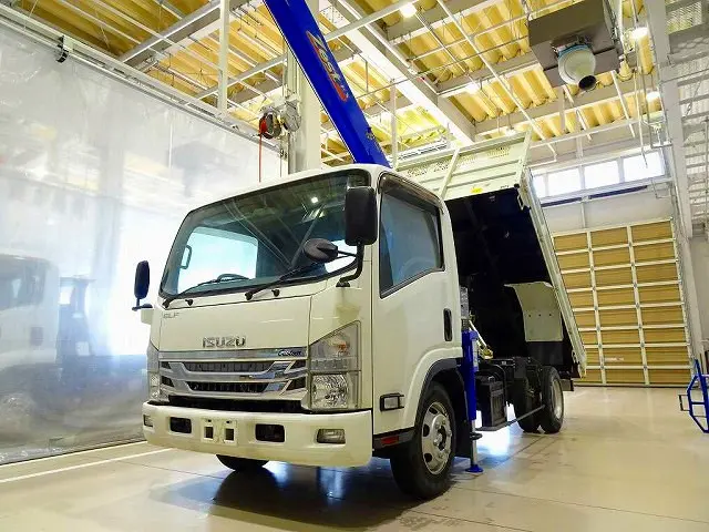 いすゞ エルフ 2RG-NPR88YN(2WD)の写真1