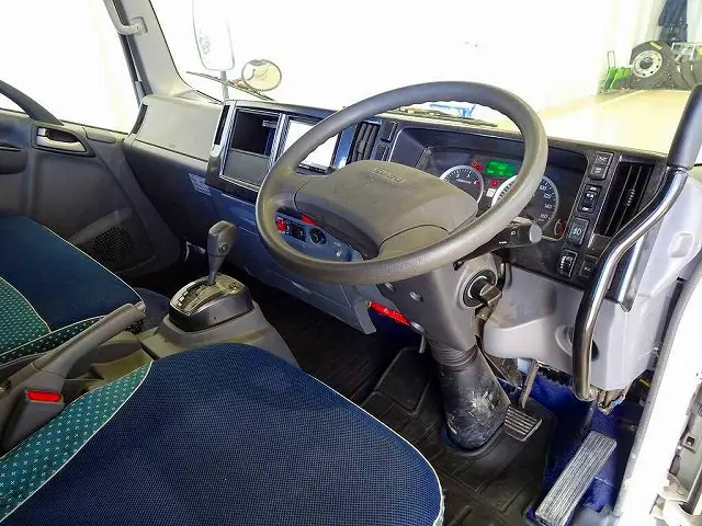 いすゞ エルフ 2RG-NPR88YN(2WD)の写真9