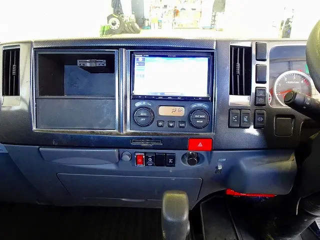 いすゞ エルフ 2RG-NPR88YN(2WD)の写真15