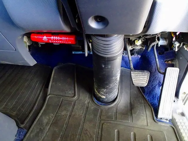 いすゞ エルフ 2RG-NPR88YN(2WD)の写真22