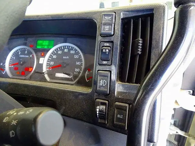 いすゞ エルフ 2RG-NPR88YN(2WD)の写真23
