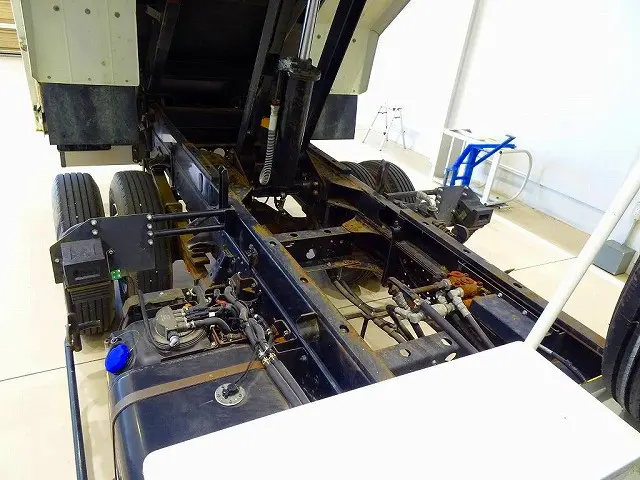 いすゞ エルフ 2RG-NPR88YN(2WD)の写真32