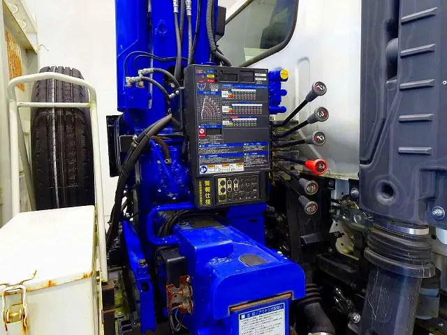 いすゞ エルフ 2RG-NPR88YN(2WD)の写真36