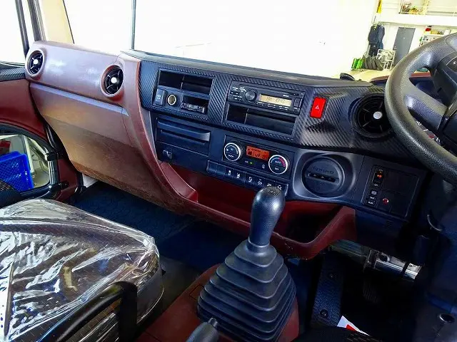 オートAC　PS　PW　SRS　ABS　集中ドアロック　左電格ミラー　CD/Bluetooth　ETC　ドライブレコーダー　ターボ　排気ブレーキ　フロア6MT|日野 レンジャー 2KG-FD2ABA(2WD)の写真11