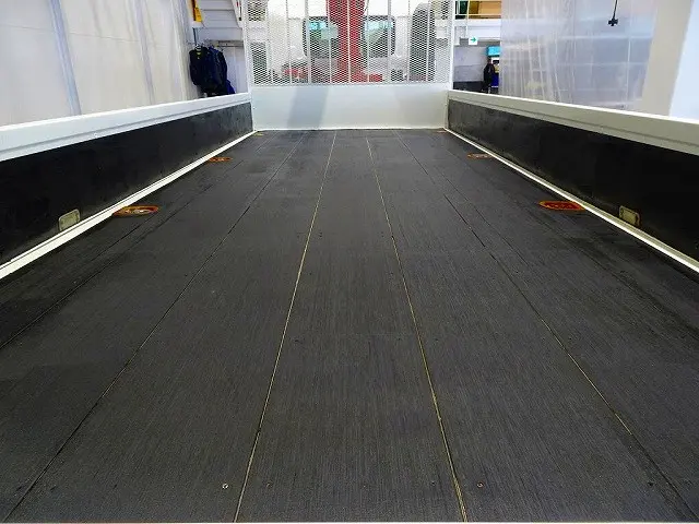荷台内寸：555×214×40　三方開　左右セイコーラック　床埋め込みフック4対　鳥居エキスバンド張り　ユニック4段 2.9t吊りクレーン付|日野 レンジャー 2KG-FD2ABA(2WD)の写真23