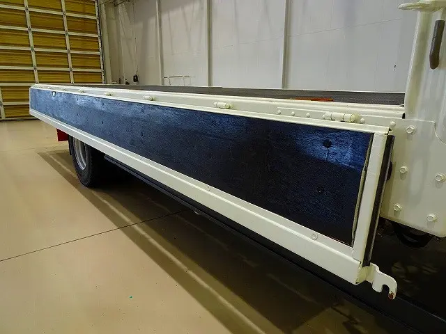 荷台内寸：555×214×40　三方開　左右セイコーラック　床埋め込みフック4対　鳥居エキスバンド張り　ユニック4段 2.9t吊りクレーン付|日野 レンジャー 2KG-FD2ABA(2WD)の写真28