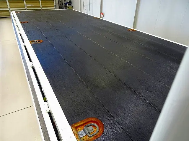 荷台内寸：555×214×40　三方開　左右セイコーラック　床埋め込みフック4対　鳥居エキスバンド張り　ユニック4段 2.9t吊りクレーン付|日野 レンジャー 2KG-FD2ABA(2WD)の写真29