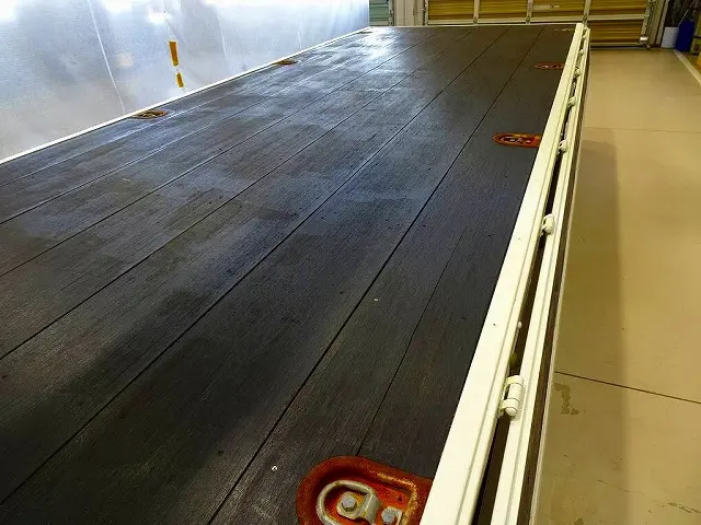 荷台内寸：555×214×40　三方開　左右セイコーラック　床埋め込みフック4対　鳥居エキスバンド張り　ユニック4段 2.9t吊りクレーン付|日野 レンジャー 2KG-FD2ABA(2WD)の写真31