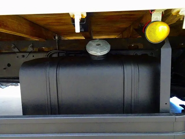 燃料タンク100L　右シャシリア工具BOX|日野 レンジャー 2KG-FD2ABA(2WD)の写真43