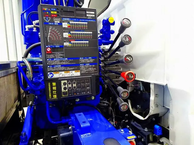 タダノ4段 2.6t吊り TM-ZX264HRSA ラジコン/フックイン付 警報仕様 高さ制限/未格納警報装置 |三菱 キャンター 2RG-FEAV0(2WD)の写真30