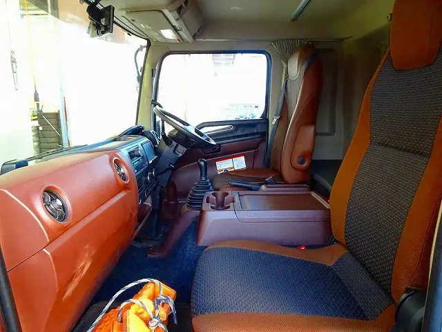 日野 レンジャー 2KG-GD2ABA(2WD)の写真8