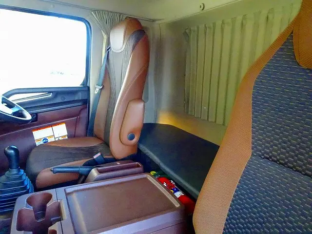 日野 レンジャー 2KG-GD2ABA(2WD)の写真9