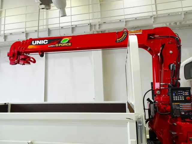 ユニック4段　2.9t吊り　URG294A　ジョイスティック式ラジコン/フックイン付　差し違いアウトリガー　高さ制限/未格納警報装置　ML警報型　クレーン敷板2枚|日野 デュトロ 2DG-XZU775M(4WD)の写真32