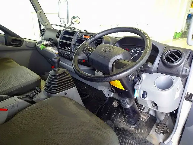トヨタ ダイナ 2RG-XZU712(2WD)の写真5