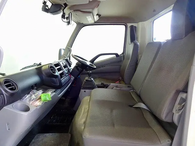 トヨタ ダイナ 2RG-XZU712(2WD)の写真9