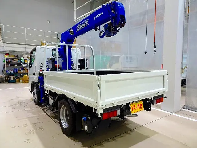 お問合せ管理No.E818 H29 キャンター 2t 全低床 標準 タダノ3段クレーン付|三菱 キャンター TPG-FBA50(2WD)の写真4
