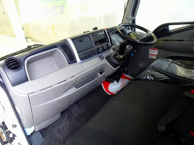 AC PS PW SRS ABS キーレス 左電格ミラー 運転席肘掛け ETC アドブルー ターボ 排気ブレーキ|三菱 キャンター TPG-FBA50(2WD)の写真7