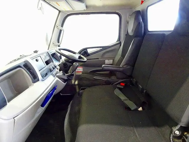 三菱 キャンター TPG-FBA50(2WD)の写真8