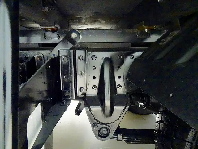 シャーシは 錆止め/マフラー塗装 仕上げに力を入れています。|三菱 キャンター TPG-FBA50(2WD)の写真39