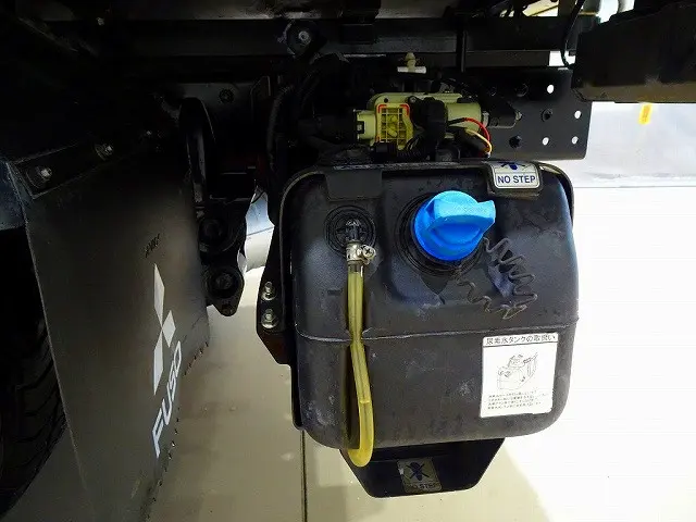 アドブルー 燃料タンク70L ※スペアタイヤ取付部無し|三菱 キャンター TPG-FBA50(2WD)の写真40