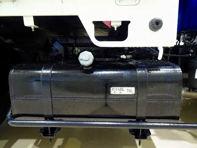 燃料タンク70L ※スペアタイヤ取付部無し|三菱 キャンター TPG-FBA50(2WD)の写真44