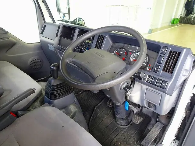 いすゞ エルフ TRG-NKR85A(2WD)の写真5